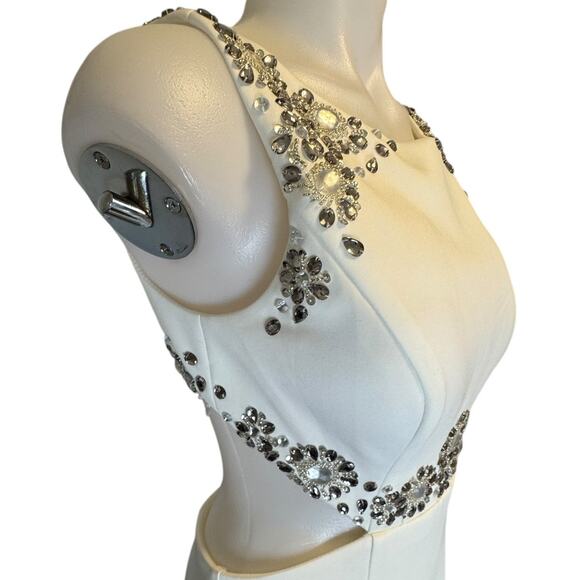 Avery G White with Silver Crystal Embellished Cutout Maxi Dress Gown Size 6 - Picture 10 of 15